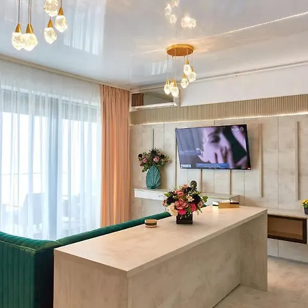 Ra Luxury Apartment *